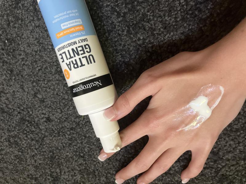 Neutrogena Ultra Gentle Daily Moisturizer With Spf 15 100gm